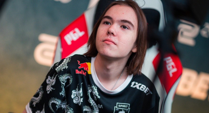 LPL前打野爆料黑幕：演1天可赚5位数，Uzi被演麻了